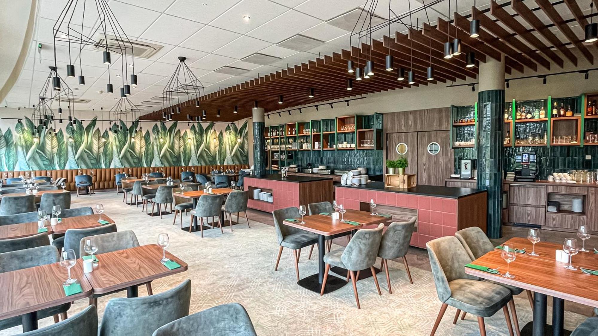 Hotel Victor Pruszkow Desilva Экстерьер фото